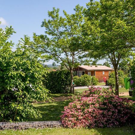Camping Onlycamp Pierre & Sources Volvic Dış mekan fotoğraf