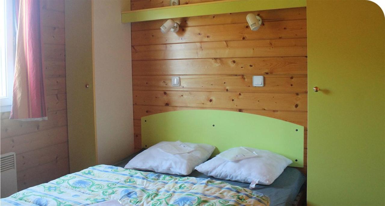 Camping Onlycamp Pierre & Sources Volvic Dış mekan fotoğraf