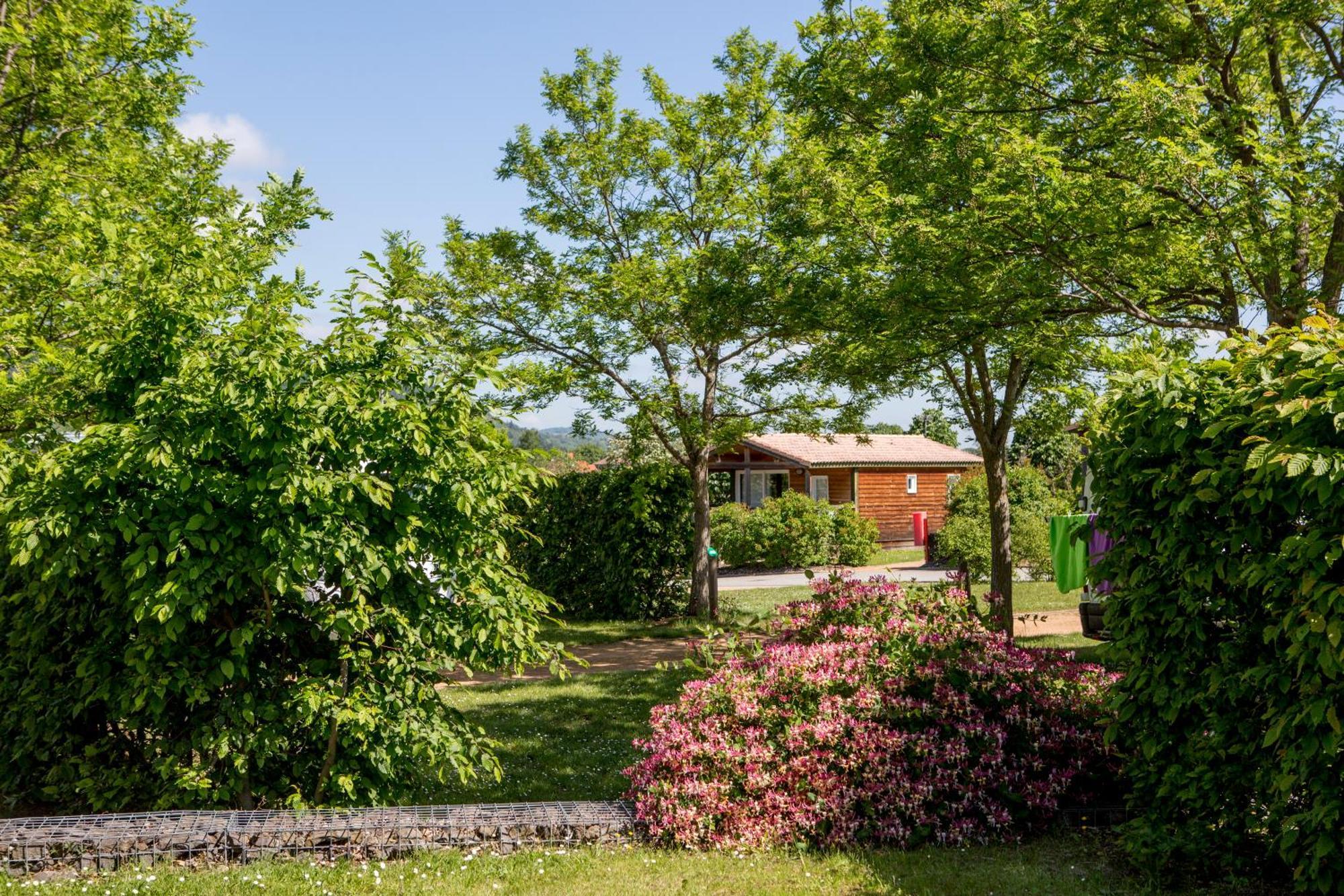 Camping Onlycamp Pierre & Sources Volvic Dış mekan fotoğraf